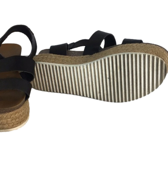 𝅺patrizia Larissa Women’s Sandal - Picture 3 of 3